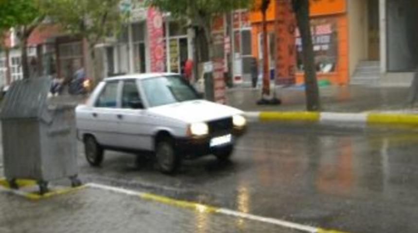 Sağanak Yağış Serinletti