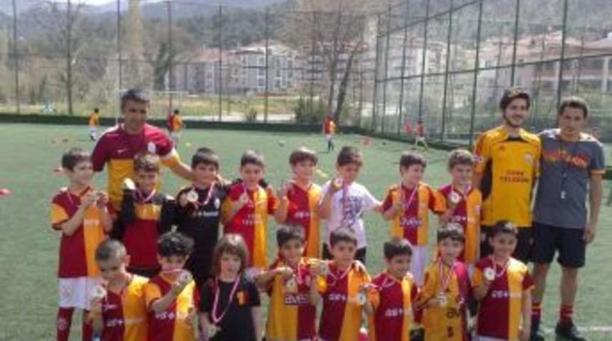 Galatasaray Futbol Okulu Kayıtları Başladı