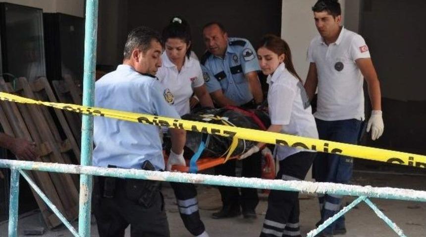 İnşaattan D&uuml;şen İş&ccedil;i &Ouml;ld&uuml;