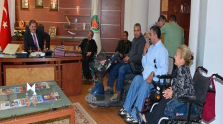 Belediye Başkanı &Ccedil;akır: Engellileri D&uuml;ş&uuml;nerek &Ccedil;alışma Yapıyoruz