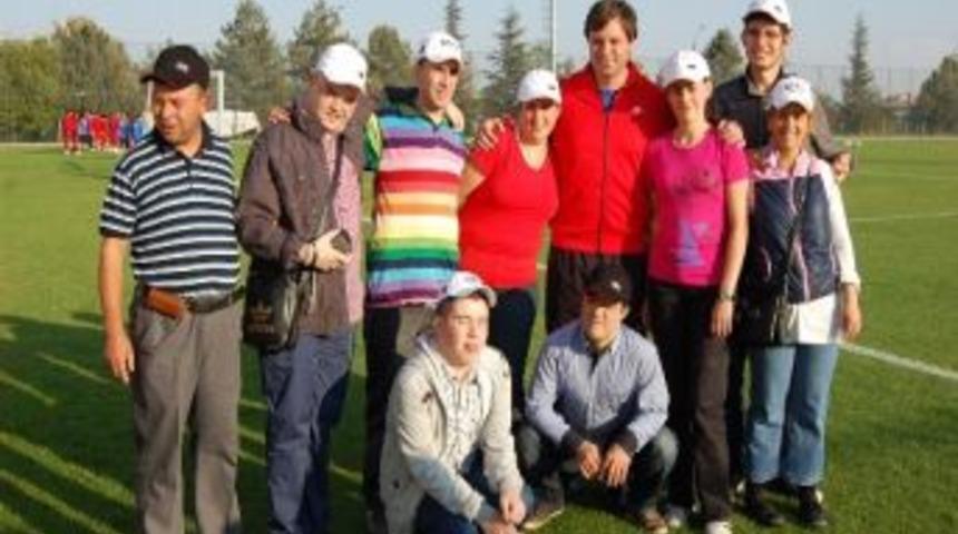 Down Sendromlu &Ccedil;ocuklardan Sağlam'a İadeyi Ziyaret