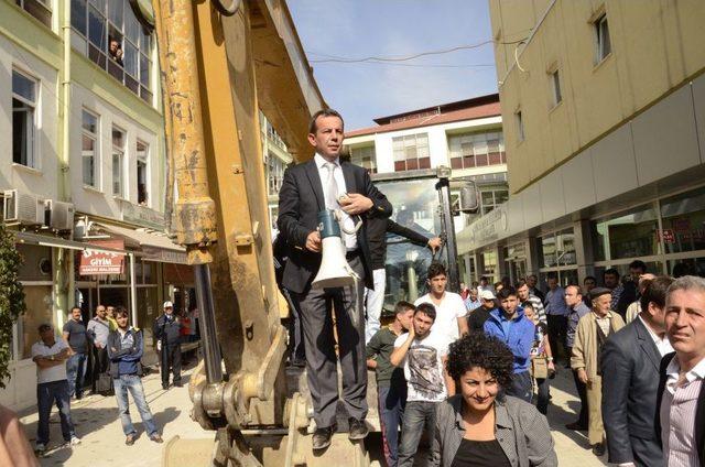 'Bolu Halk Evi' Yıkımında 8 Kişi Gözaltına Alındı