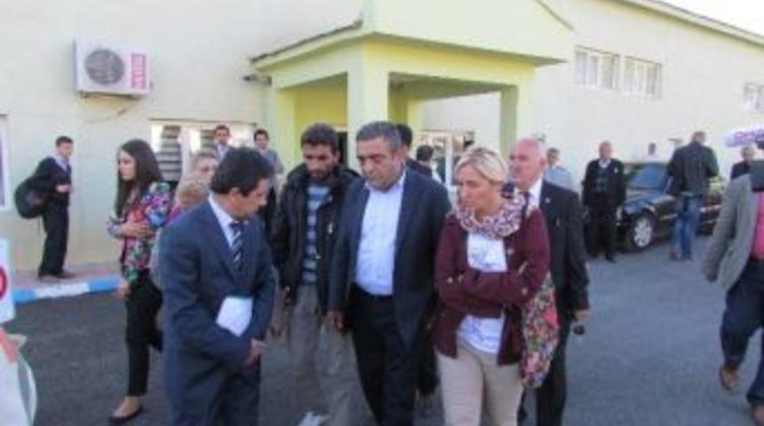 Chp Heyeti Depremzedeler İ&ccedil;in Vali Doğan İle G&ouml;r&uuml;şt&uuml;