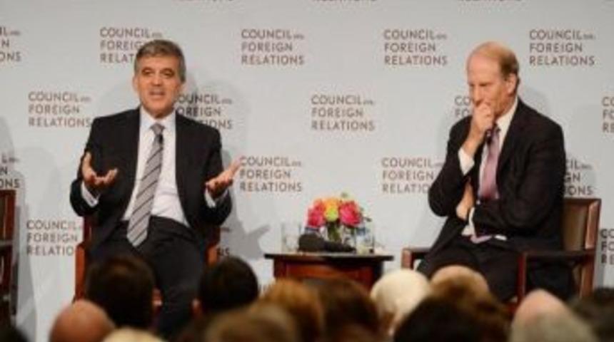 Cumhurbaşkanı G&uuml;l, Twitter &Uuml;zerinden D&uuml;ş&uuml;ncelerini Paylaştı