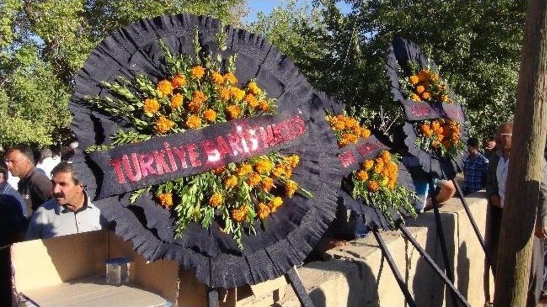 Ahmet T&uuml;rk&uuml;n Acı G&uuml;n&uuml;