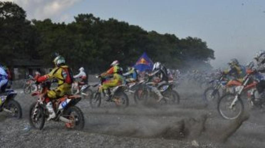Red Bull Sea To Sky Hard Enduro'de İlk Etap Yarışı Tamamlandı