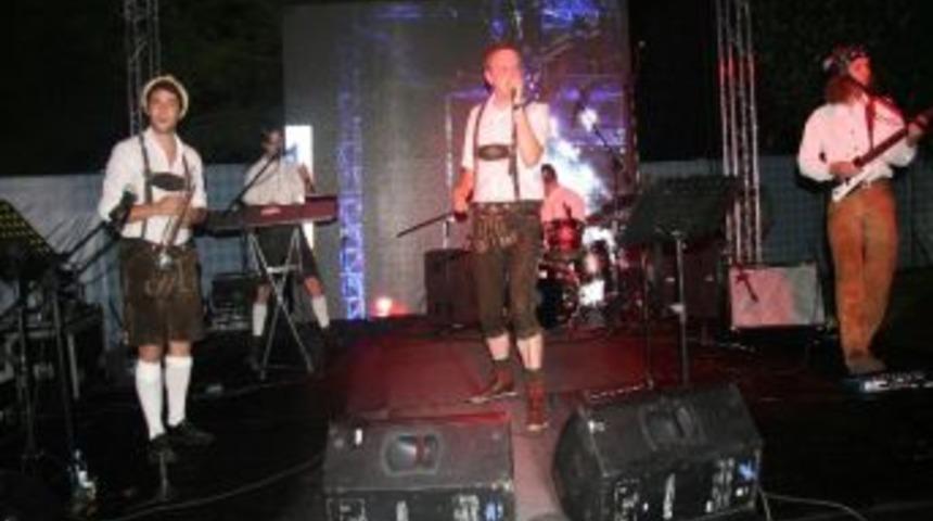 5. Oktoberfest Burcu G&uuml;neş Ve Teoman Konseri İle Başladı