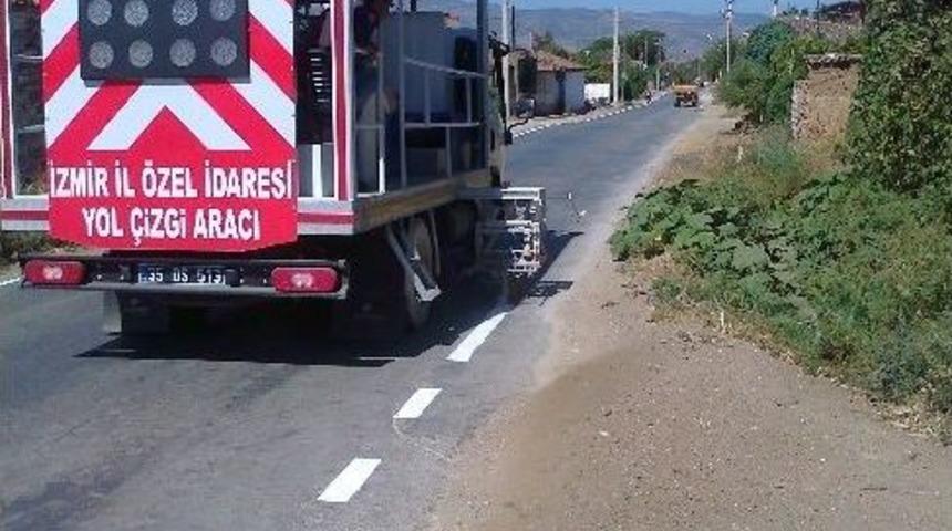 İzmir'de K&ouml;y Yolları Da &Ccedil;izgilerine Kavuştu