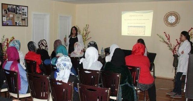 Şemdinli’de Kadınlara Yönelik Sağlık Semineri