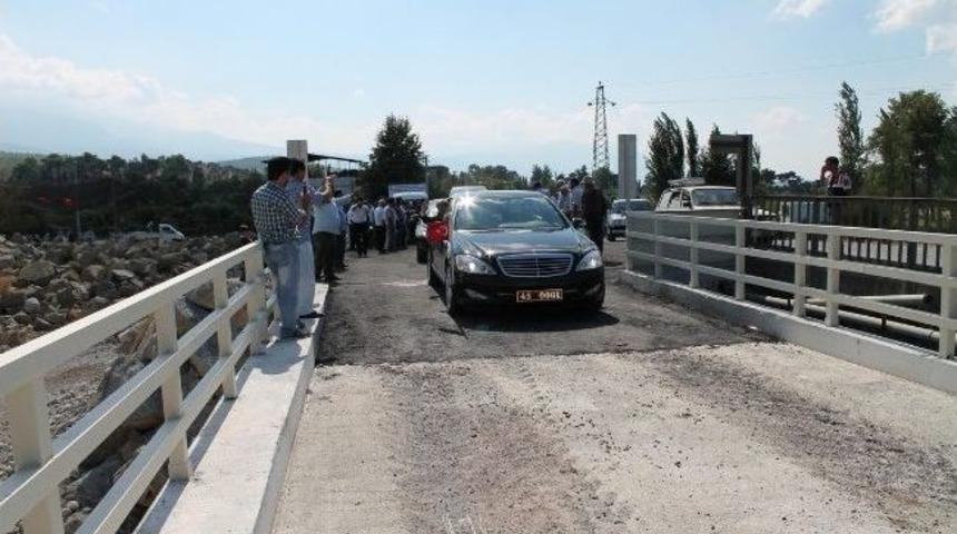 Ak&ccedil;ay K&ouml;pr&uuml;s&uuml; T&ouml;renle Hizmete Girdi