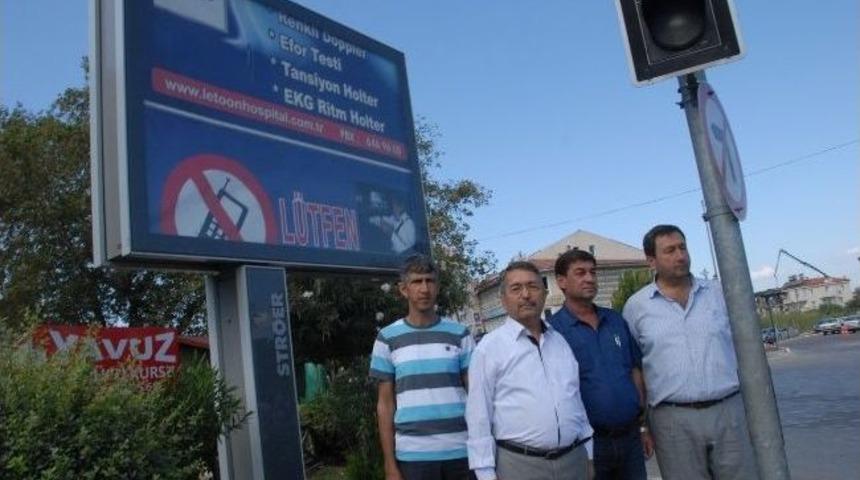 Fethiye'de S&uuml;r&uuml;c&uuml;lere Billboardlu Uyarı