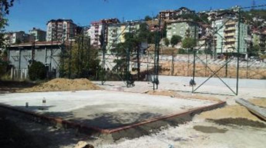 İzmit&rsquo;te Parklar Yenileniyor