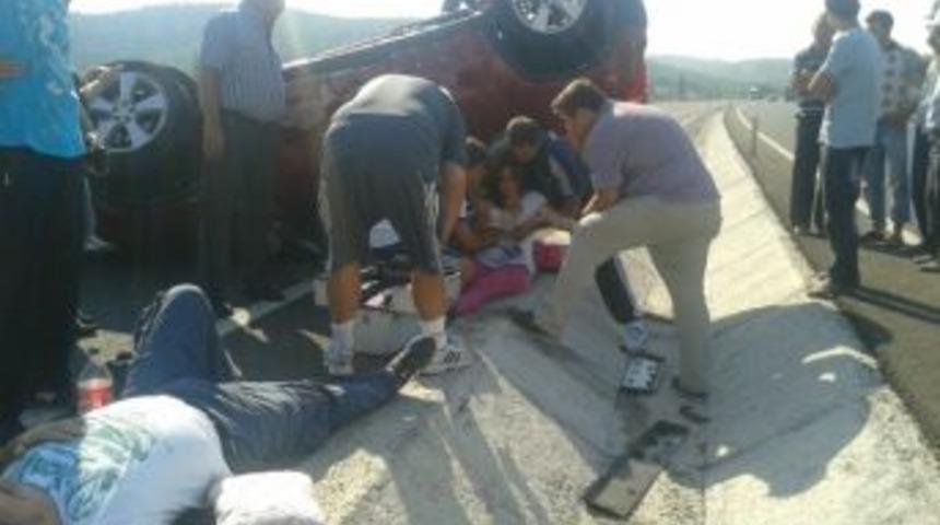 Gelenbe'deki Trafik Kazasına İlk M&uuml;dahale Turgutluspor Kafilesinden