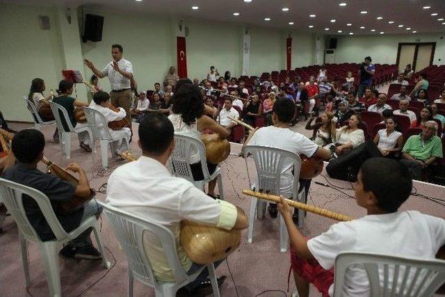 Bayraklı’da Müzikseverler Bir Araya Geldi