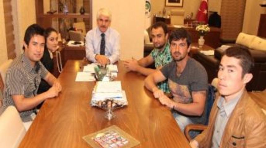 Afganistanlı &Uuml;niversite &Ouml;ğrencilerinden Başkan Sakallı&rsquo;ya Ziyaret