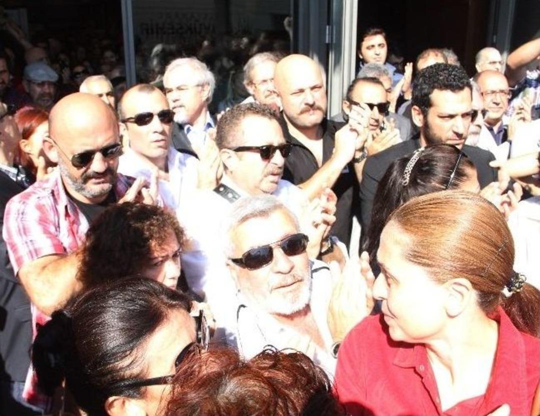 Tuncel Kurtiz Sevenlerine Kendi Sesiyle Veda Etti