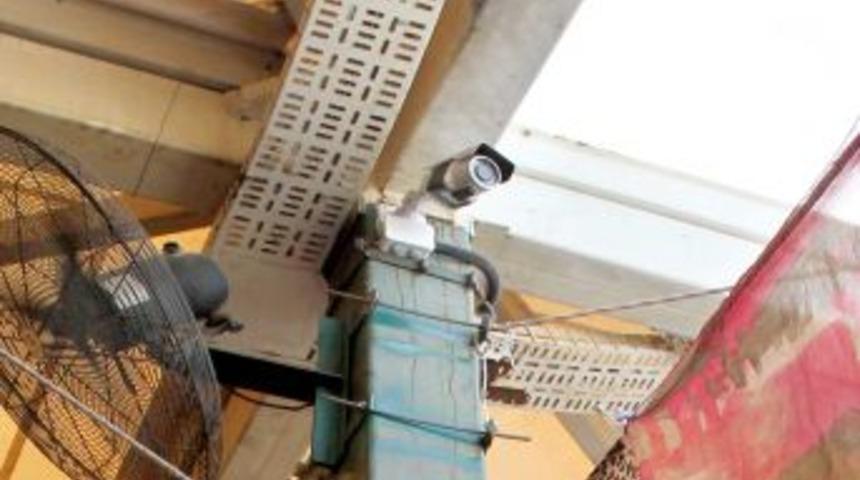 Karşıyaka’da Pazaryerlerine Kameralı Takip