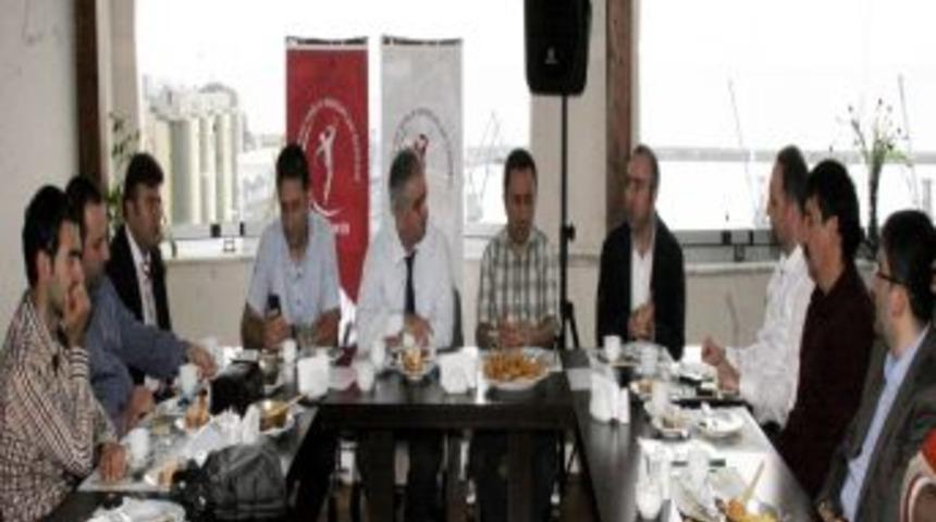 KARSAMED’li Doktorlar 'Sevgi Eli'ni Bu Defa Somali’ye Uzatacak