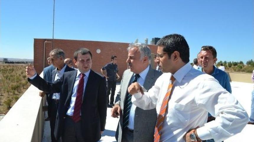 Kaymakam Sezer İle Rekt&ouml;r Mutlu Hilvan Myo&rsquo;da İnceleme Yaptı