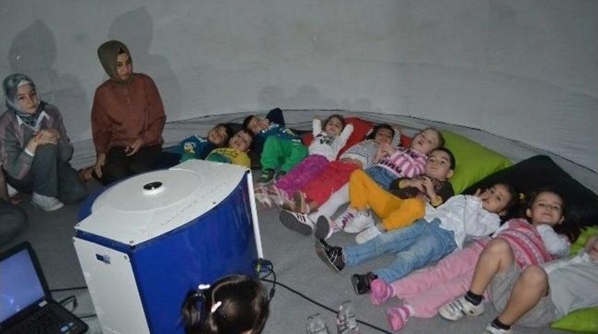 Kula Anaokuluna Uzay &Ccedil;adırı Kuruldu