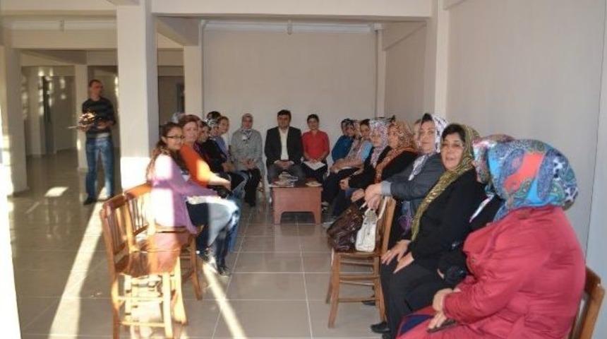 İl&ccedil;e Başkanı G&uuml;lmez&rsquo;e Doğum G&uuml;n&uuml; S&uuml;prizi