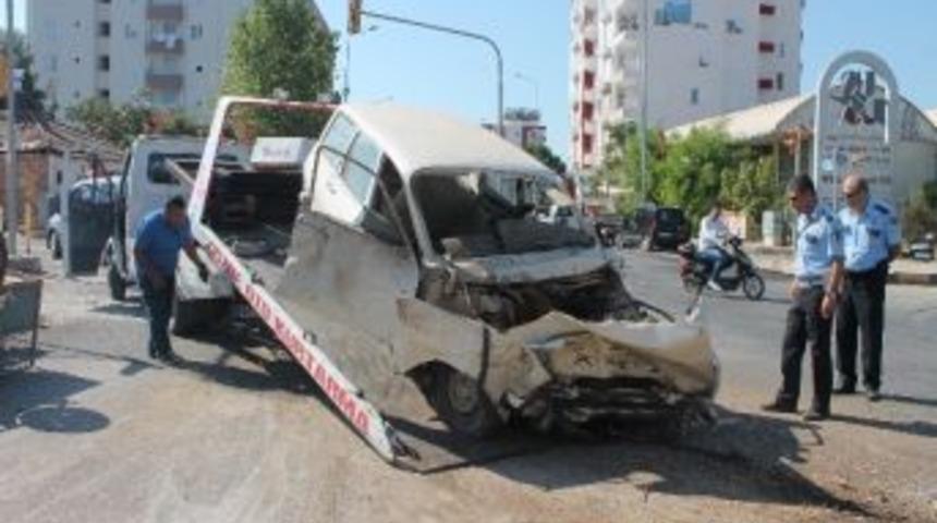 Baba Ve İki Oğlu Kazada Yaralandı