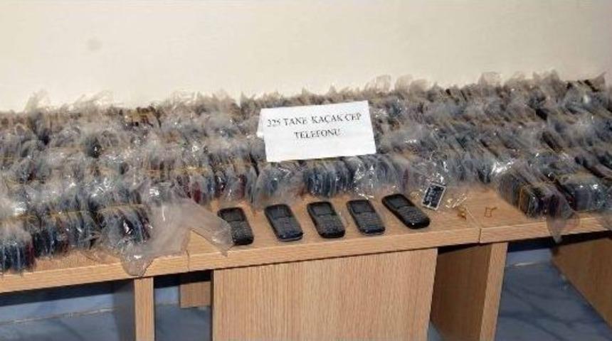 Siverek'te 325 Adet Ka&ccedil;ak Telefon Ele Ge&ccedil;irildi