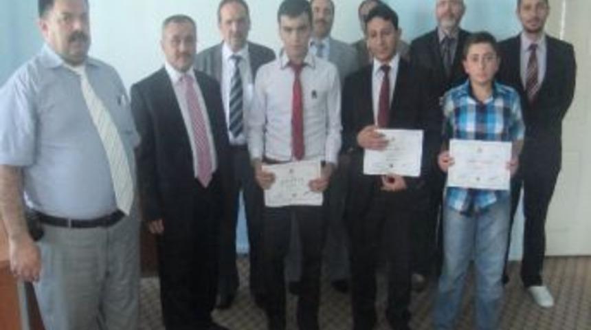 B&ouml;lge Yatılı Kur'an Kursu'nda 4 Hafız Belge Aldı