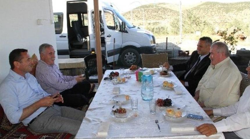 Milletvekili Recai Berber&rsquo;den Organik Zeytin &Ccedil;iftliğine Ziyaret