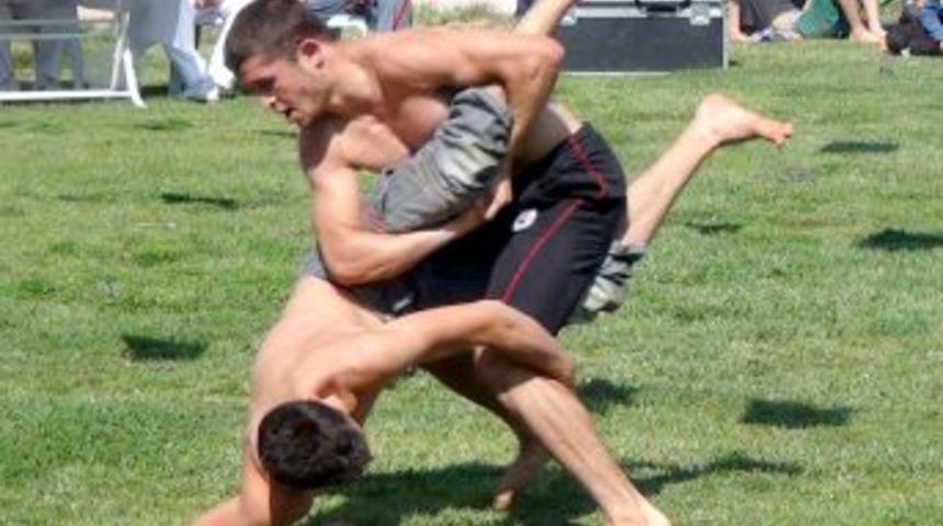 Aksaray 4. Geleneksel Karakucak Güreşleri Yapılıyor