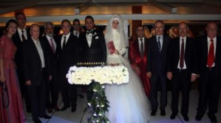 İşadamı İbrahim &Ouml;zt&uuml;rk Kızını Evlendirdi