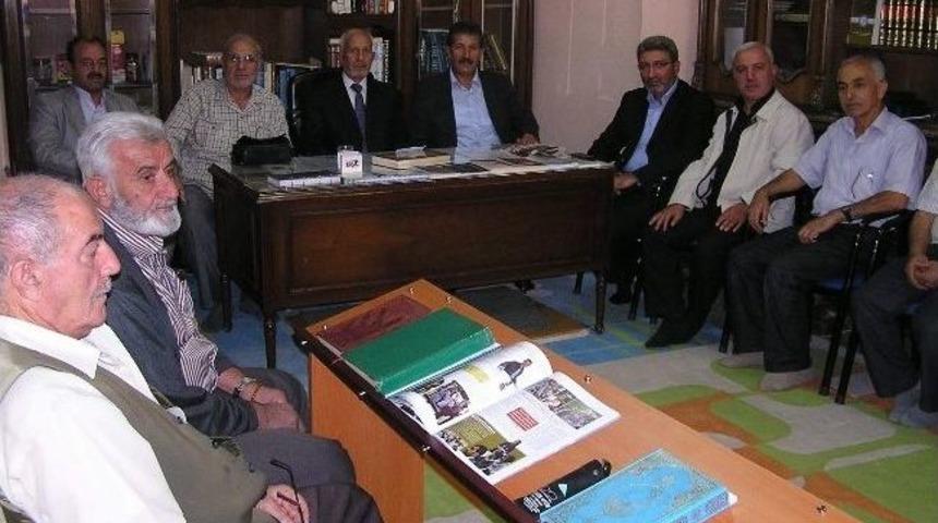 Turan, Fikir Adamları Derneği’ni Ziyaret Etti