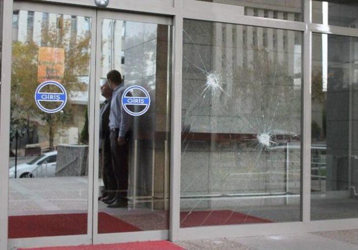 Erzurum Adliyesi'ne baltalı saldırı G4