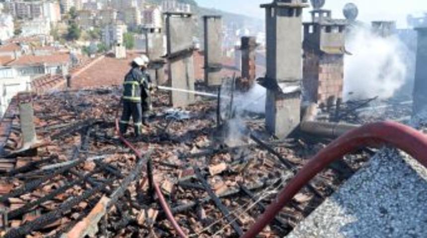 Ekmek Fırınının &Ccedil;atısında &Ccedil;ıktığı Iddia Edilen Yangın Korkuttu