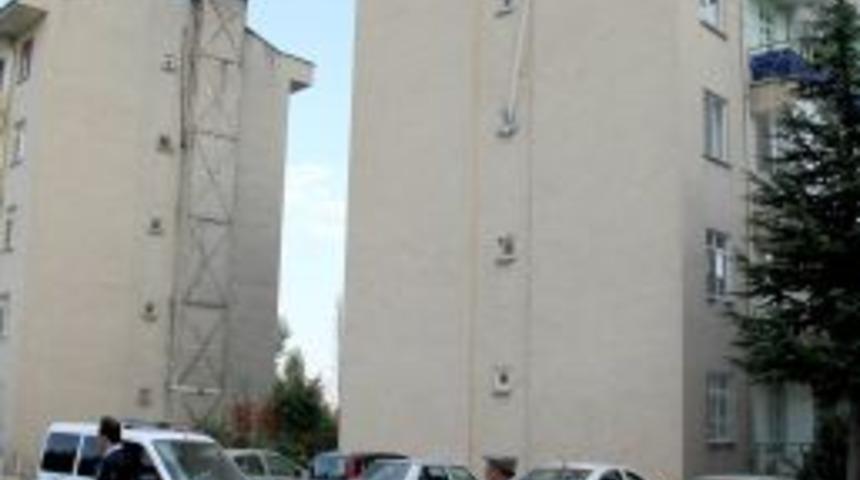 &Ouml;zel Harekat Polisi Boşanma Davası A&ccedil;an Eşini &Ouml;ld&uuml;rd&uuml;