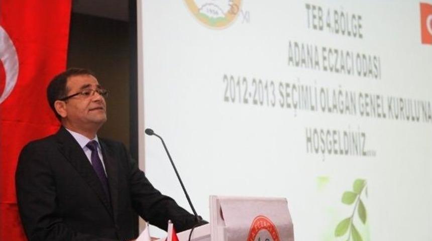 &Ouml;zkan, Eczacılıkta Meslek Hakkı Uygulaması İstedi