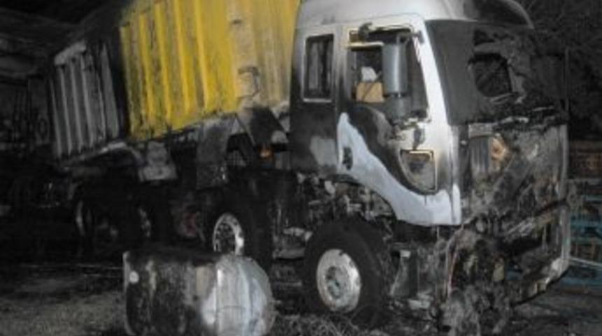 Kaynak At&ouml;lyesinde Patlama: 3 Yaralı