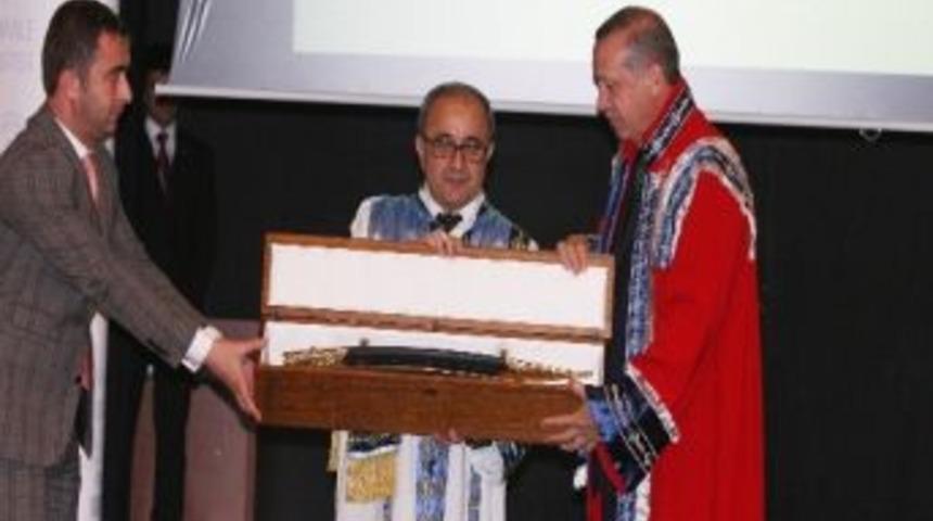 Başbakan Erdoğan&rsquo;a Fahri Doktora Unvanı Verildi