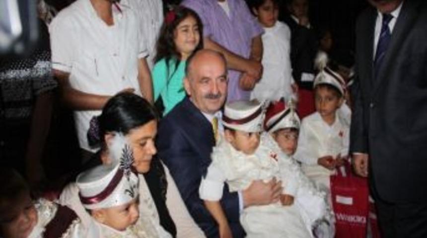 Bakan Müezzinoğlu'nadn Gençlere Öneri: "münazaracı, Müzakereci Ve Mücadeleci Olun"