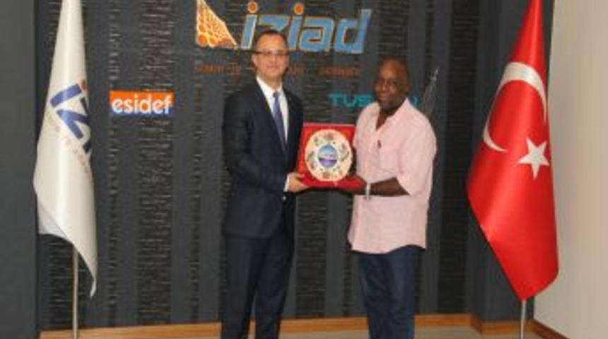 İZİAD, Haiti Bayındırlık Ve İskan Bakanı Philippe Cineas&rsquo;ı Ağırladı