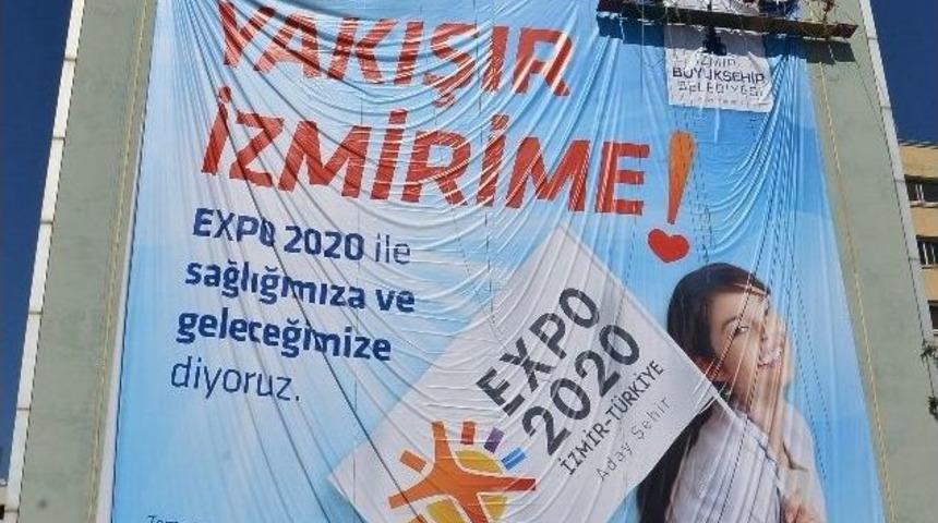 Expo 2020 Se&ccedil;imleri &Ouml;ncesi Dikkat &Ccedil;eken Afişler