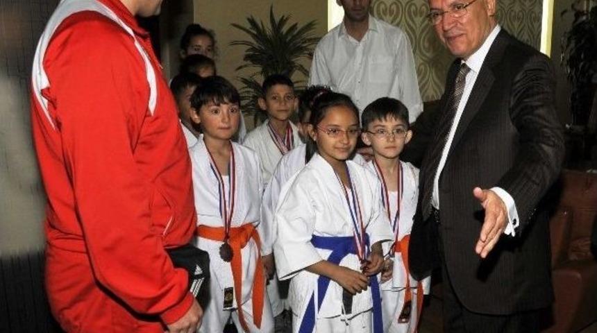 Yenimahalle’nin Şampiyon Karatecileri