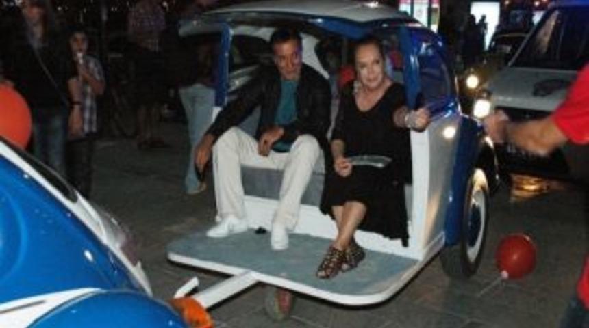 H&uuml;z&uuml;nl&uuml; Gala