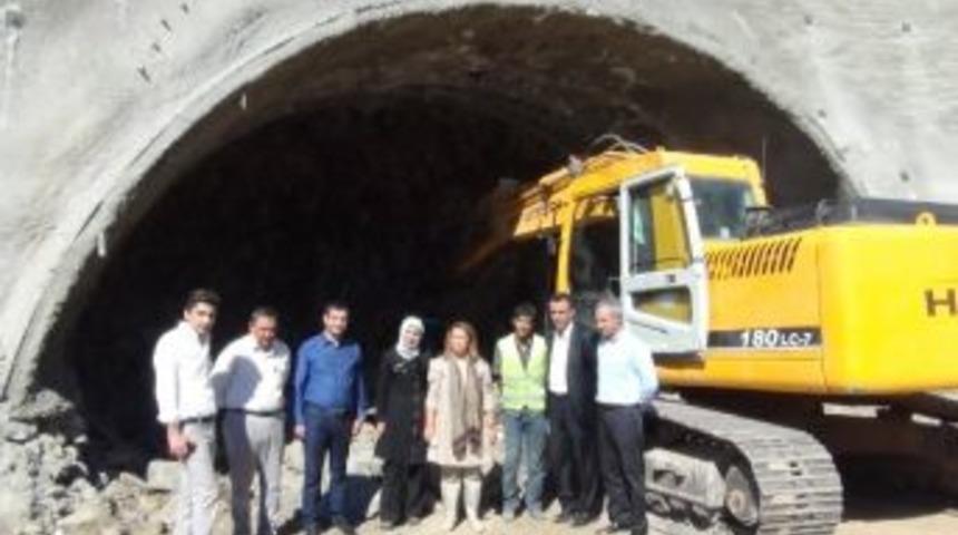 Milletvekili &Ccedil;alık, Sarsap T&uuml;nelinde İnceleme Yaptı