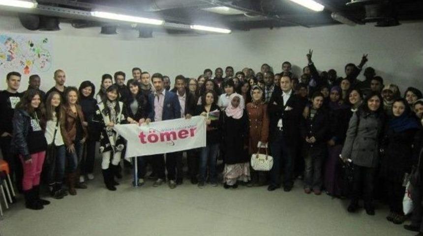 Yabancı &Ouml;ğrenciler T&uuml;rk&ccedil;e &Ouml;ğrenecek