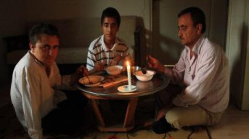 Zihinsel Engelli Gencin Kesilen Bakım Maaşı Bir Yıl Sonra Bağlandı