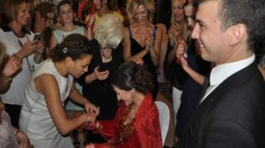 G&uuml;rb&uuml;z&rsquo;&uuml;n Mutlu G&uuml;n&uuml;