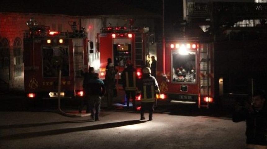 Kağıt Fabrikası’ndaki Yangın Korkuttu