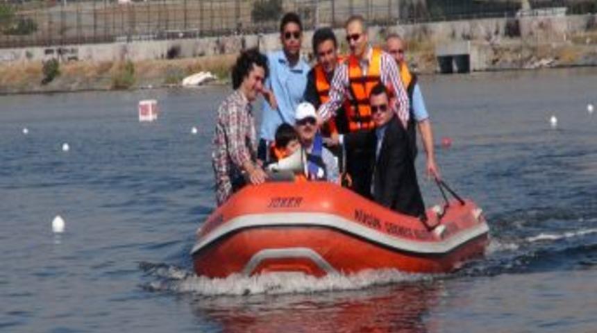 Müzezzinoğlu, Göl Kenarında Sağlık Yürüyüşü Yaptı