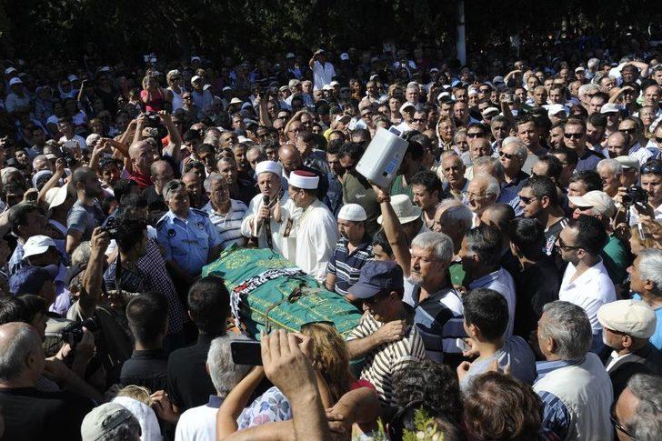 Tuncel Kurtiz Toprağa Verildi G5